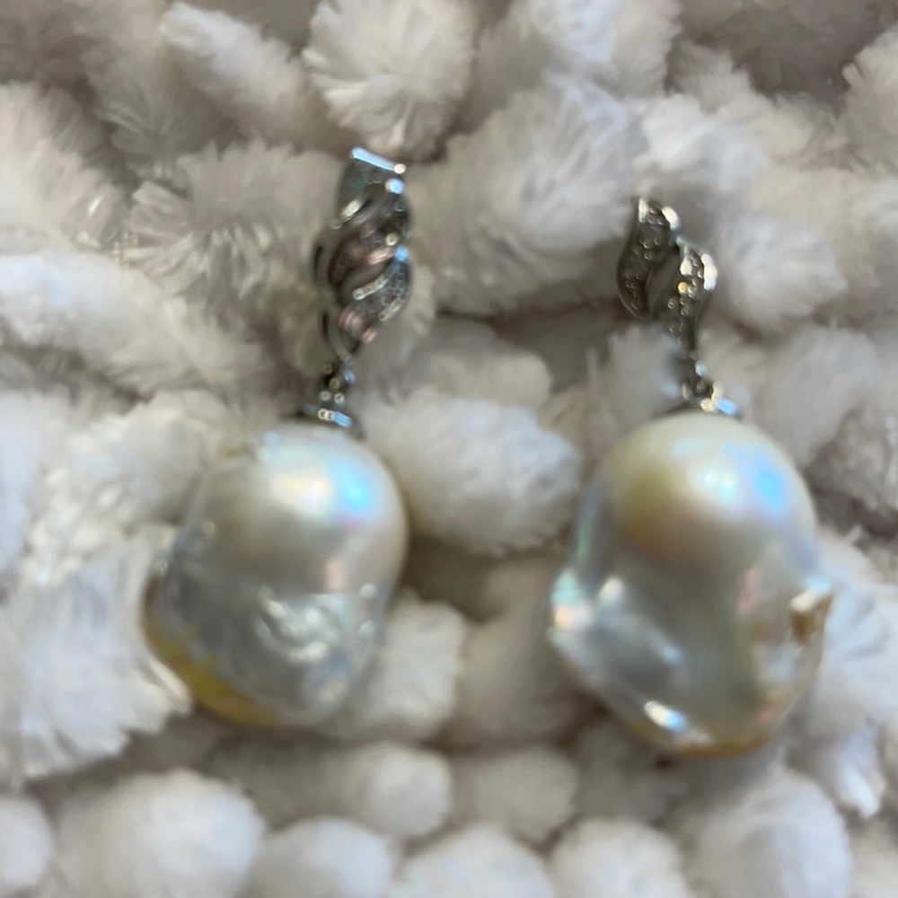 Baroque Fresh water pearl in white gold plated